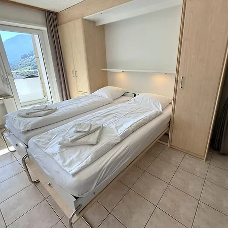 Salute 106 * לויקרבאד