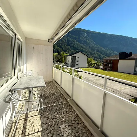 Salute 106 לויקרבאד